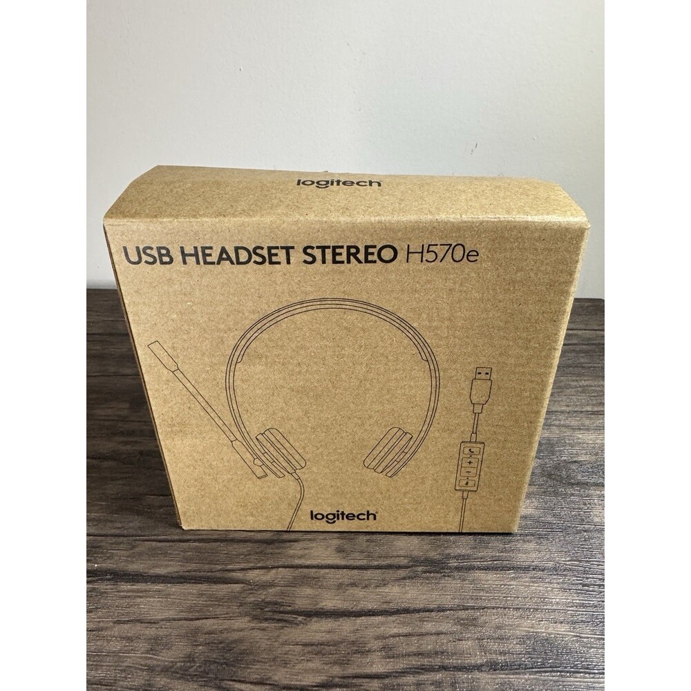 Logitech - H570e - USB Mono Headset with Noise-Cancelling Microphone- Open Box